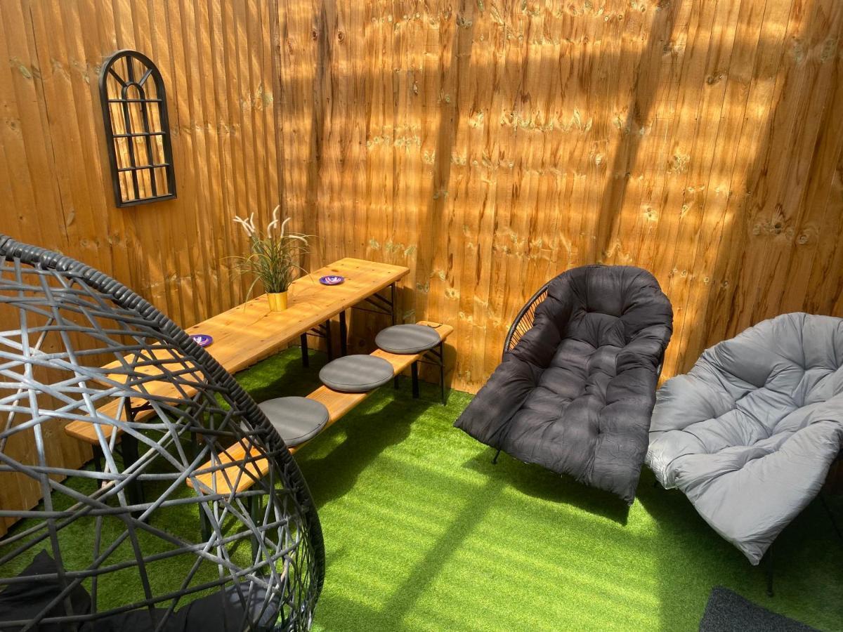 3 Double Bed Brittania Styled Central Home Near Lfc Sleeps 6 With Free Business Super Fast Fibre Broadband Ливърпул Екстериор снимка