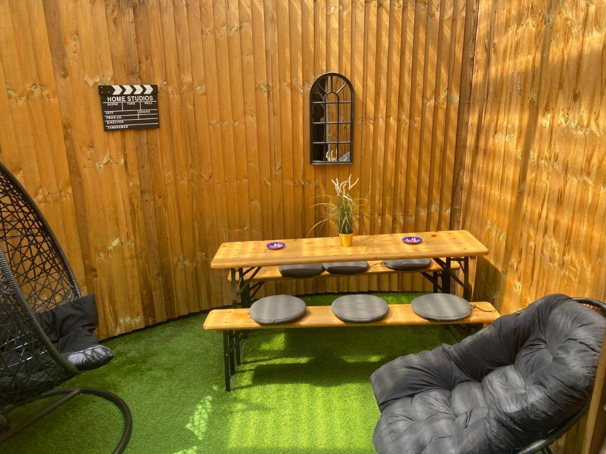 3 Double Bed Brittania Styled Central Home Near Lfc Sleeps 6 With Free Business Super Fast Fibre Broadband Ливърпул Екстериор снимка